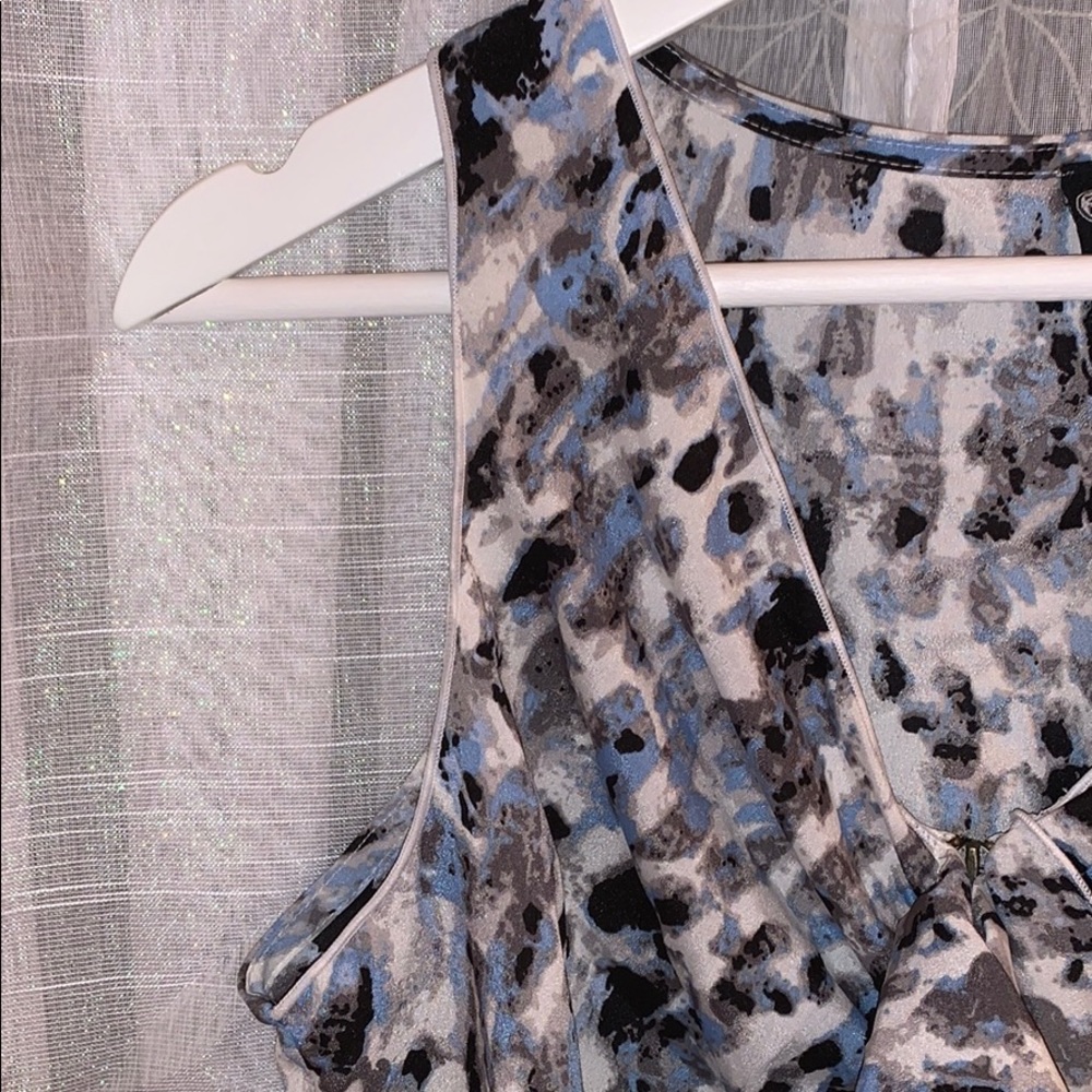 Blue and Black Patterned Blouse - Picture 3 of 6